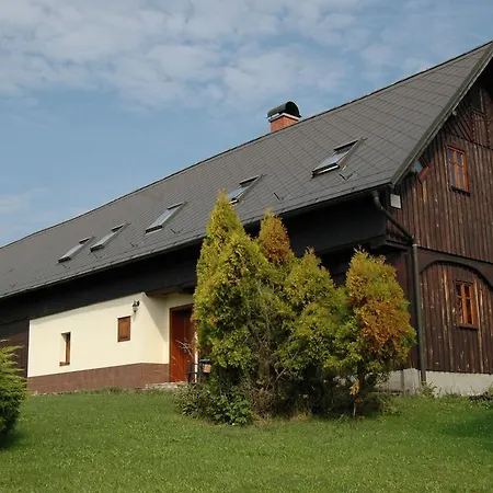 Holiday Benc Vakantiehuis Svetla pod Jestedem